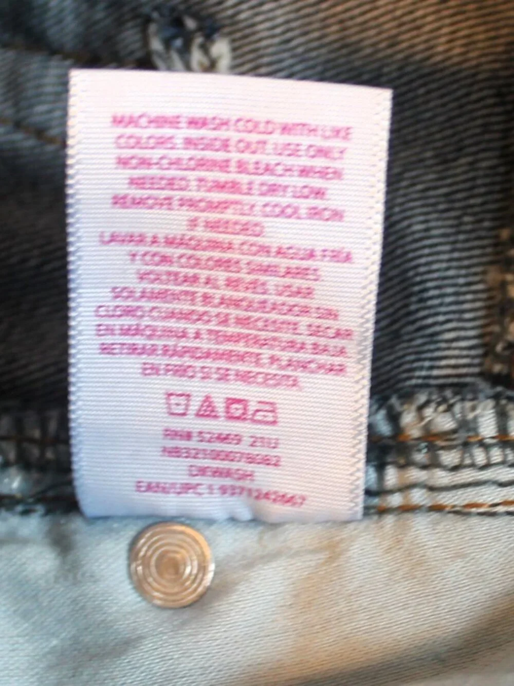 NWT No Boundaries Distressed High Rise Boyfriend Jeans Size 9 Juniors